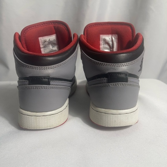Nike Air Jordan 1 Mid Shadow Kids Size 3.5Y Black and Gray Sneakers Preloved - Picture 3 of 7